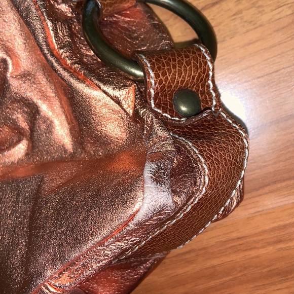 Isabella Fiore Metallic Bag with Guitar Strap Handle - Picture 13 of 14